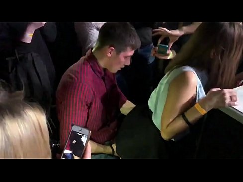 ❤️ Seks i vërtetë në një klub nate rus. Një vajzë 18-vjeçare ruse në anus dhe vaginë është qitur në një klub nate Seks cilësor në sq.porno-fuq.ru